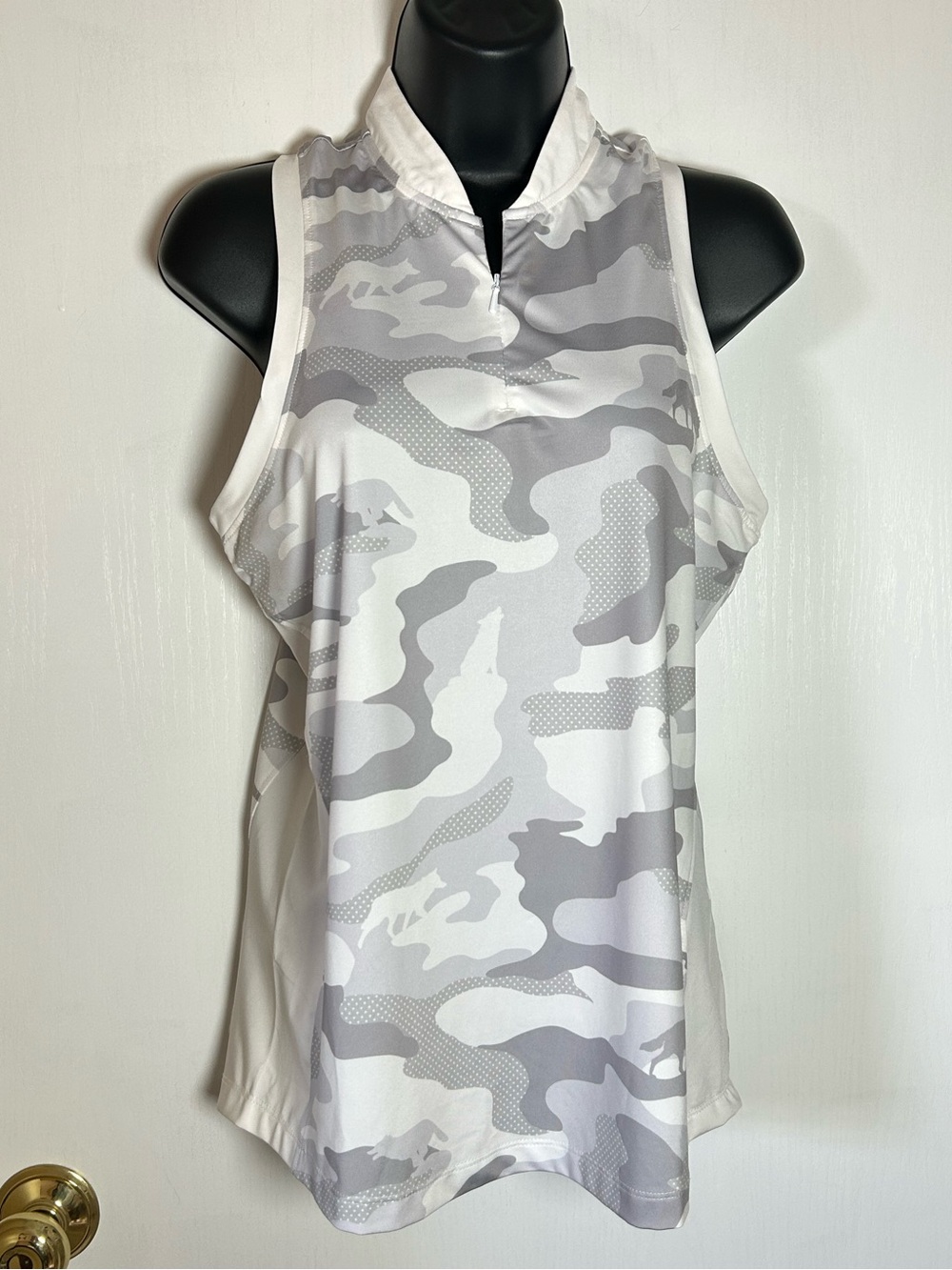 Waggle Women’s Sleeveless Golf Shirt Size Small